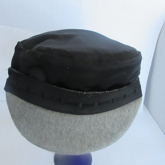 Eugenia Kim cashmere felt cap. Grey. Slips on. 100% Cashmere. Made in USA - Picture 11 of 12